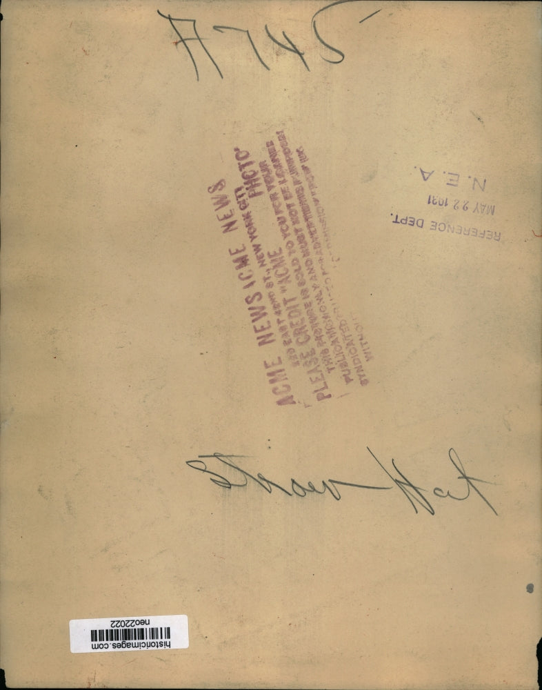 1931 Press Photo Mens Fashions Straw Hat with Black ribbon trim - neo22022