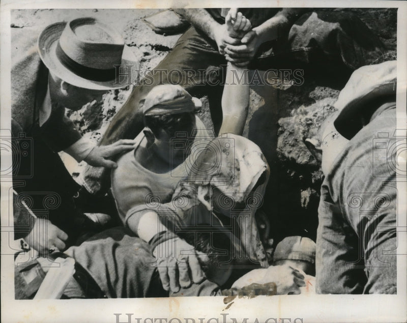 Load image into Gallery viewer, 1947 Press Photo Harold Bettrrly rescued from cave in i Hazelton PA - neo22134
