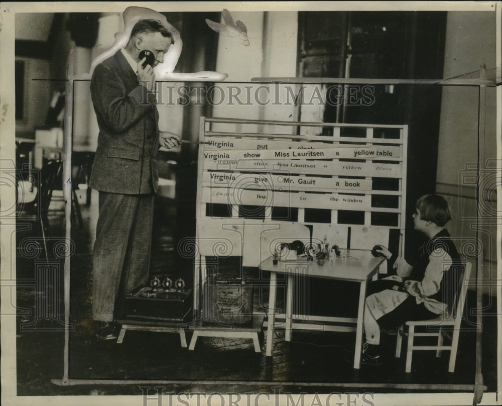 1929 Press Photo Professor Robert H. Gault utilizes a teletactor on a student