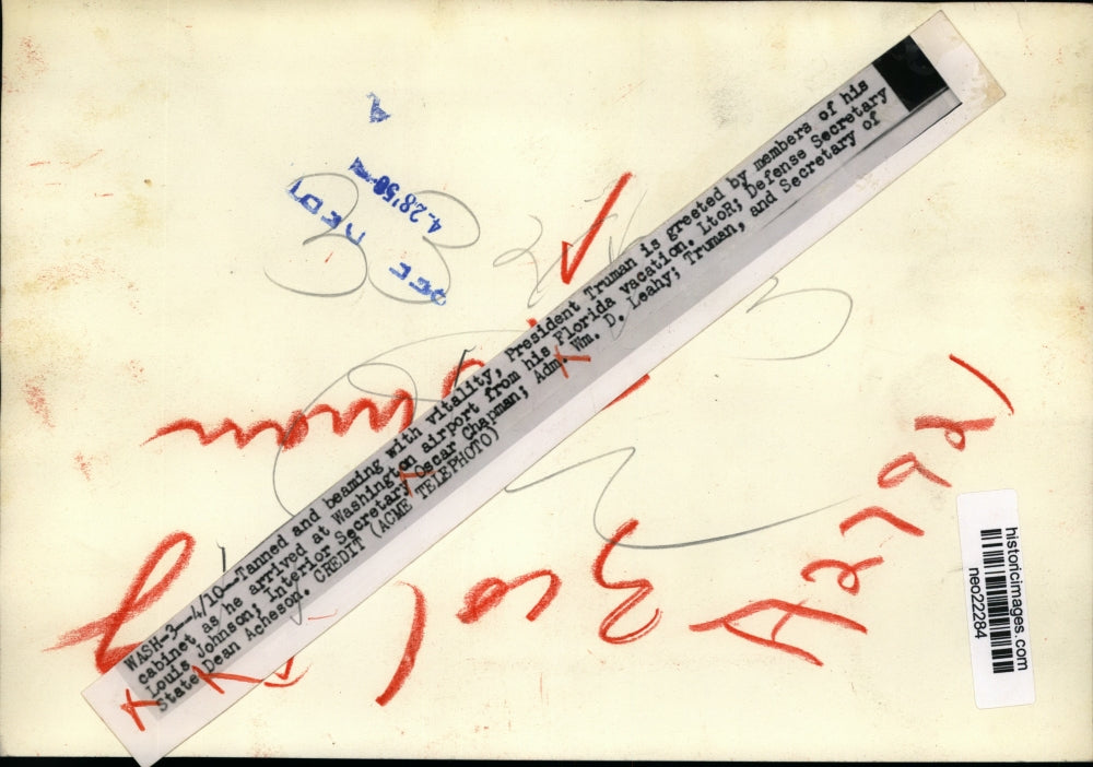 1850 Press Photo Pres. Truman greets cabinet members at Washington Airport