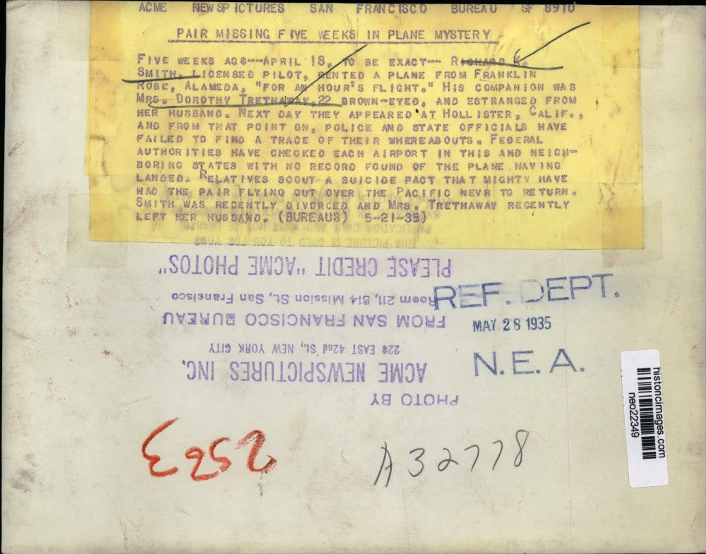 1935 Press Photo Richard K Smith pilot & Mrs Dorothy Tretnaway run away by plane