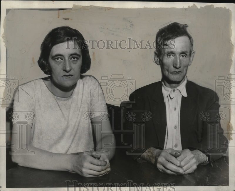 Load image into Gallery viewer, 1932 Press Photo Mr &amp; Mrs George Holleroy - neo22363
