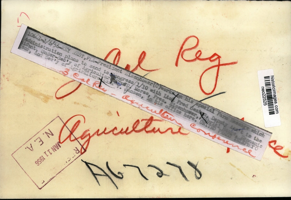 1956 Press Photo Pres Eisenhower Works on Farm Message to be Sent to Congress