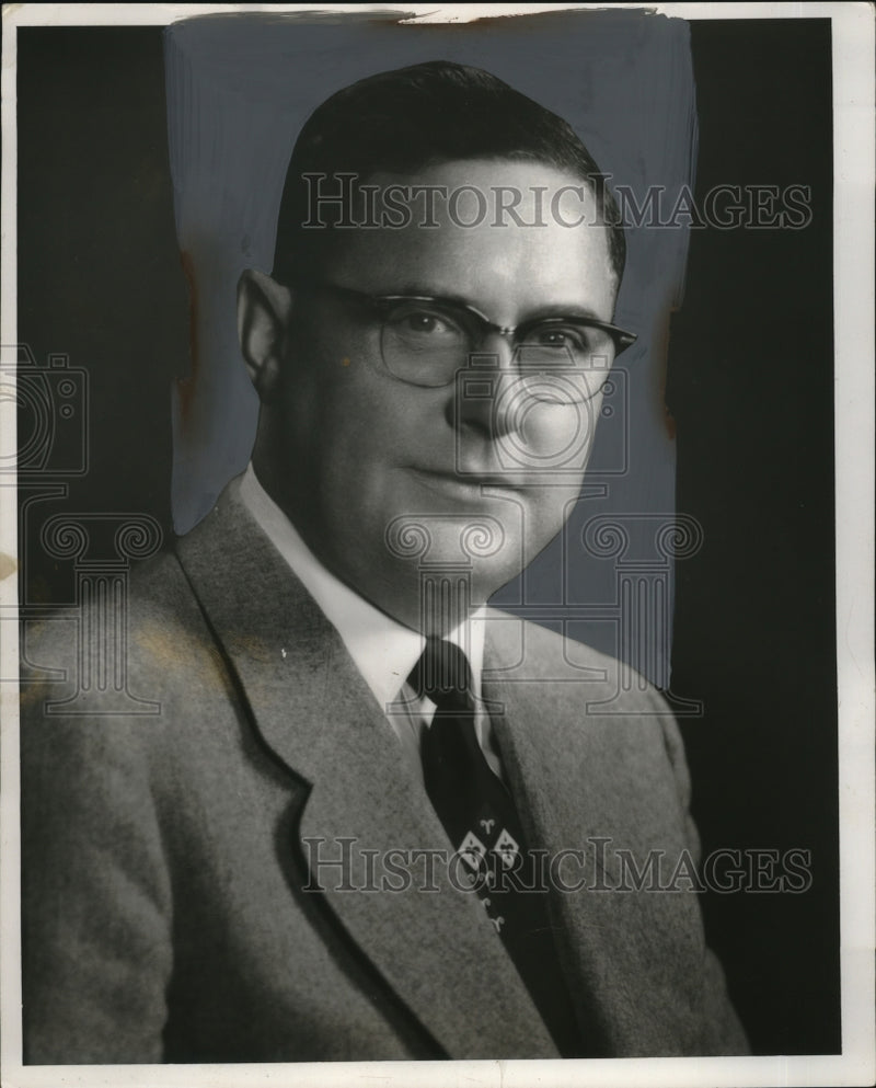 Load image into Gallery viewer, 1955 Press Photo Alec Longbridge of Cleveland Ohio - neo22757
