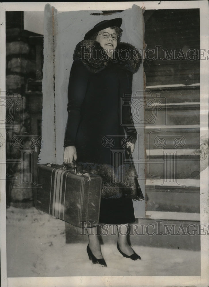 1939 Press Photo Nell Pankey arriving in Kansas City, Missouri - neo23139