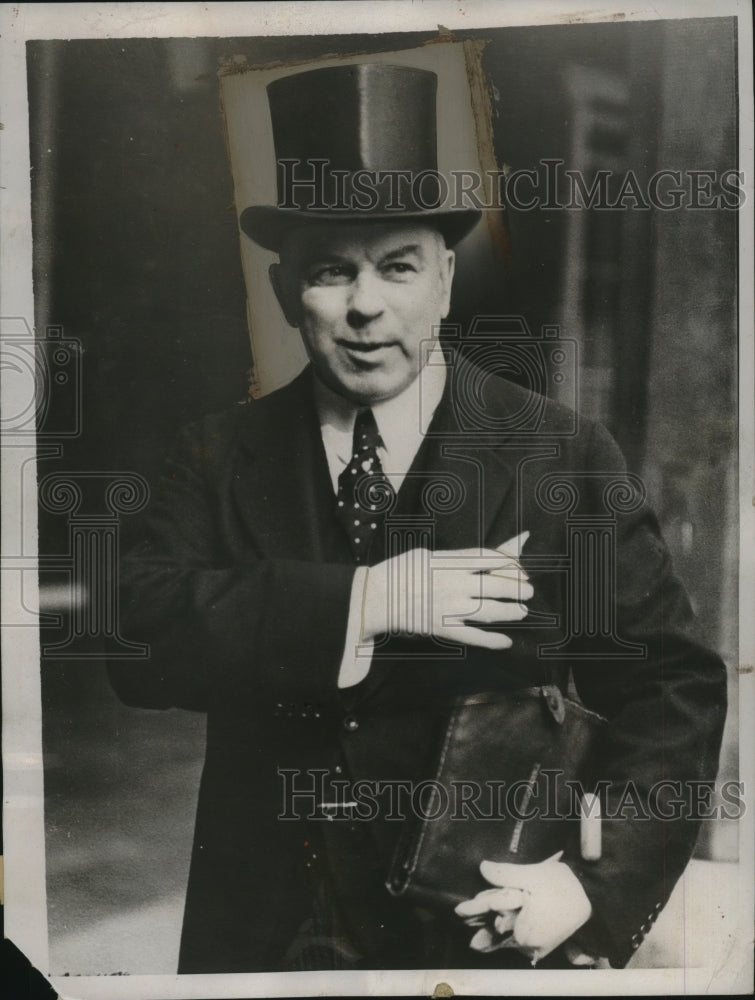1937 Press Photo Canadian Prime Minister WL MacKenzie at a conference