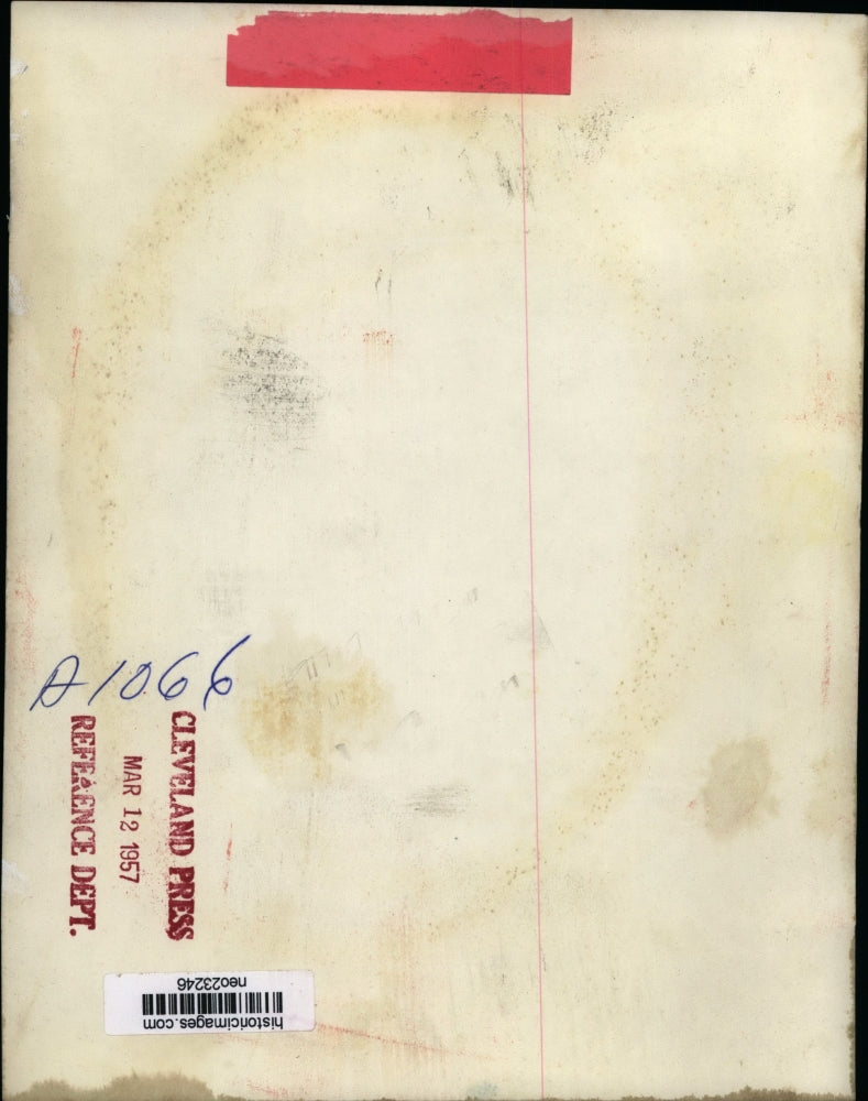 Minnie he elephant & Dr NC Ralston at Dallas circus1957 Press Photo - neo23246