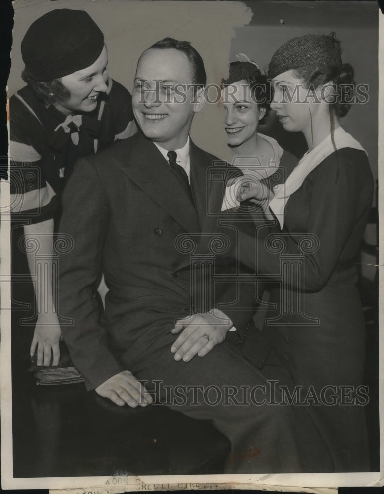 1955 Press Photo Milton Olin Gypped in Egypt University of Chicago - neo23320