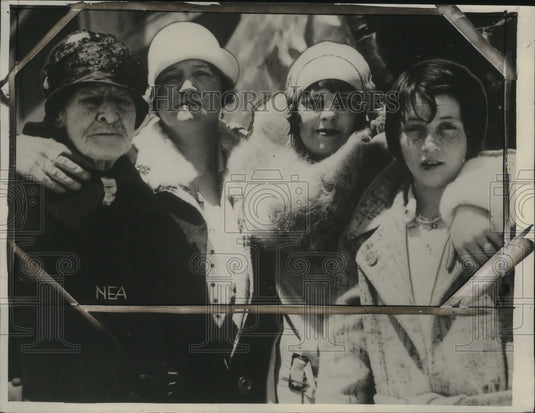 1929 Press Photo Mrs Bardon Tevlin Takes First Flight on 97th Birthday