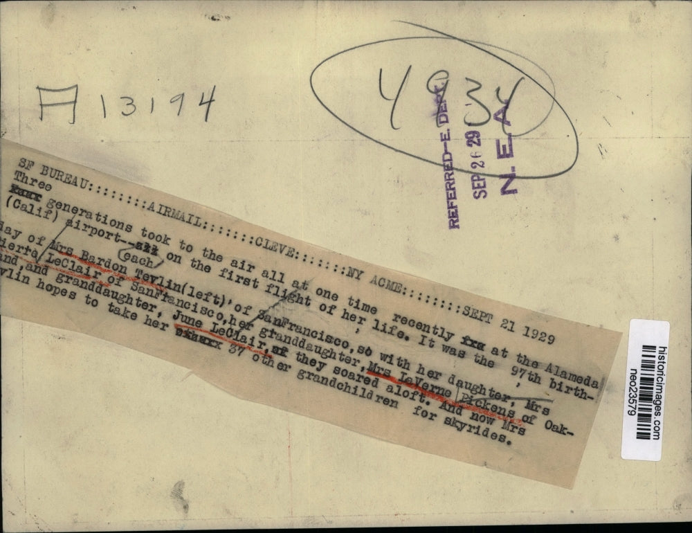 1929 Press Photo Mrs Bardon Tevlin Takes First Flight on 97th Birthday