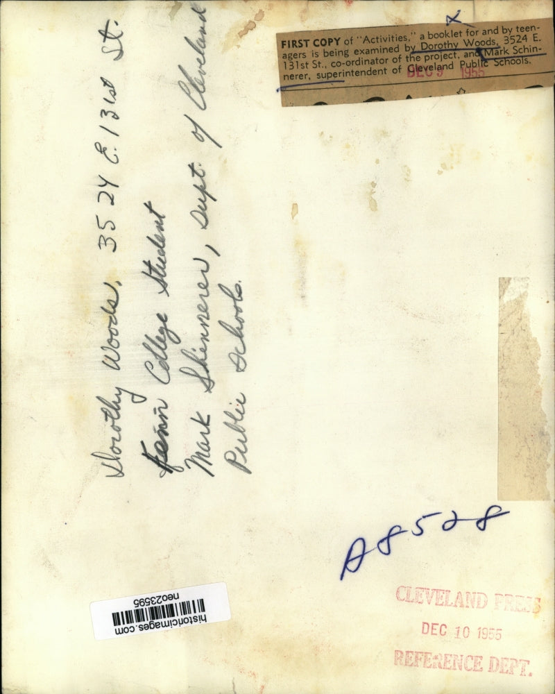 1955 Press Photo A Booklet for/by Teenagers Examined by Dorothy Woods