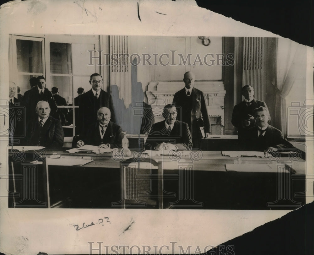 1922 Press Photo J.P. Morgan Conference with Bankers in Paris, France