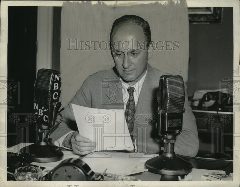 Load image into Gallery viewer, 1934 Press Photo Henry Morgenthau Jr NBC Radio Address - neo23620
