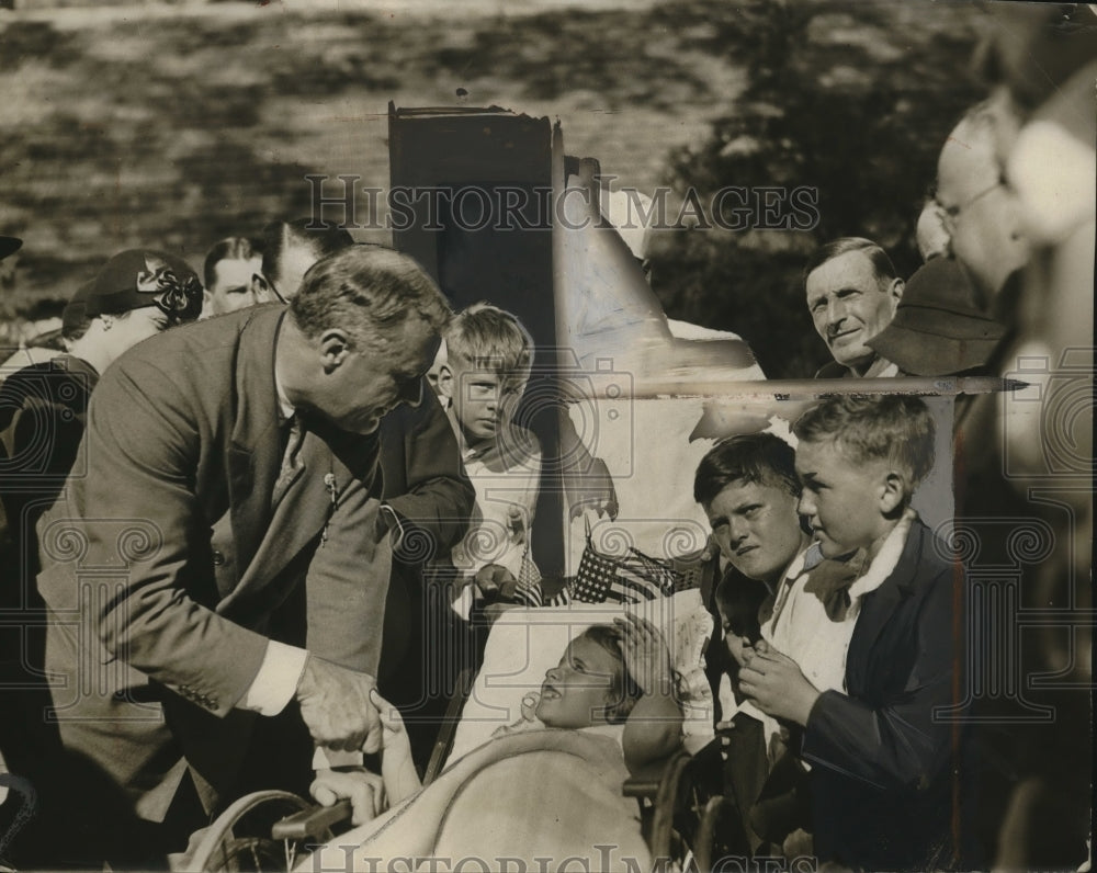 1932 Press Photo Governor Roosevelt Meets Mary Frances Jasper of Warm Springs