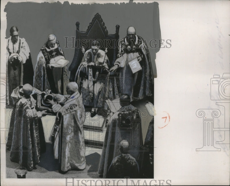 Load image into Gallery viewer, 1953 Press Photo Coronation ceremony of King George VI of England - neo23740
