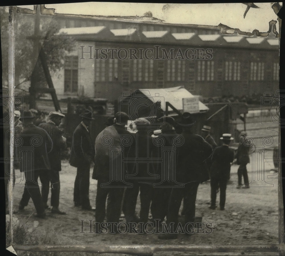 1922 Press Photo Striking Rail Shipmen in St. Paul - neo23847
