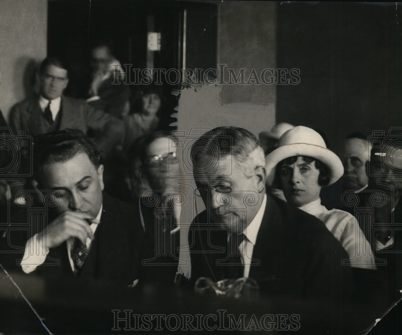 Load image into Gallery viewer, 1926 Press Photo Arnie Witherson, Atty Gilbert &amp; R. Woodley - neo23915
