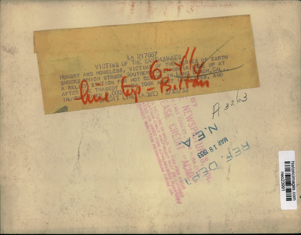 1933 Press Photo Victims of earthquakes at relief statiion in Long Beach CA