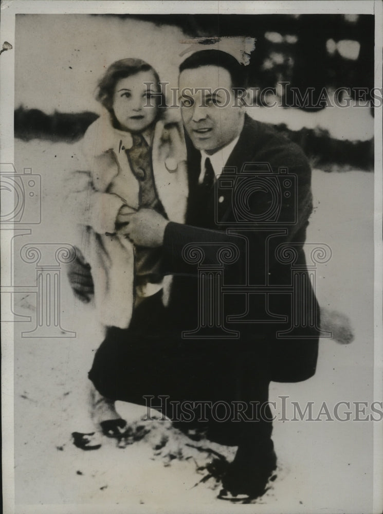 1934 Press Photo Ludwif Neumeyer & his daughter Erika in Germany - neo24424