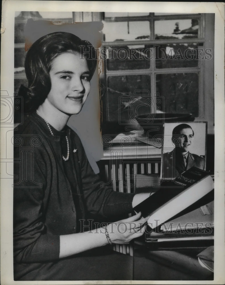 Load image into Gallery viewer, 1953 Press Photo Princess Anne Marie of Denmark at her desk in Copenhagen
