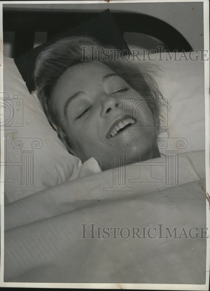 1939 Press Photo Georgia Coleman Olympic diving star in CA hospital for liver
