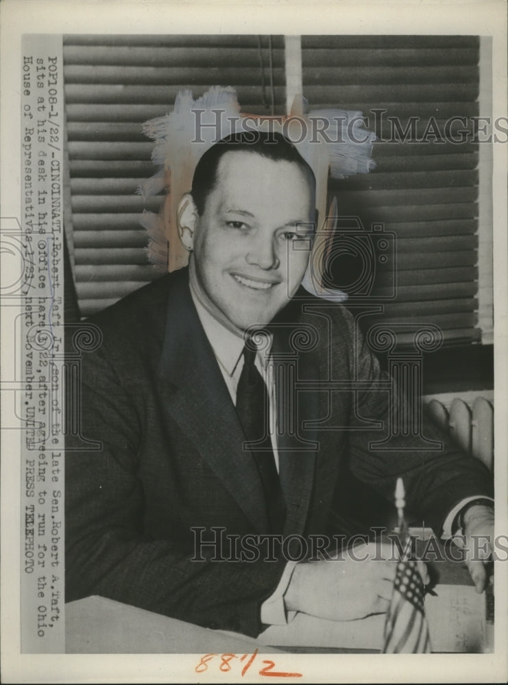 1954 Press Photo Robert Taft Jr son of late Senator funs for Ohio House of Reps