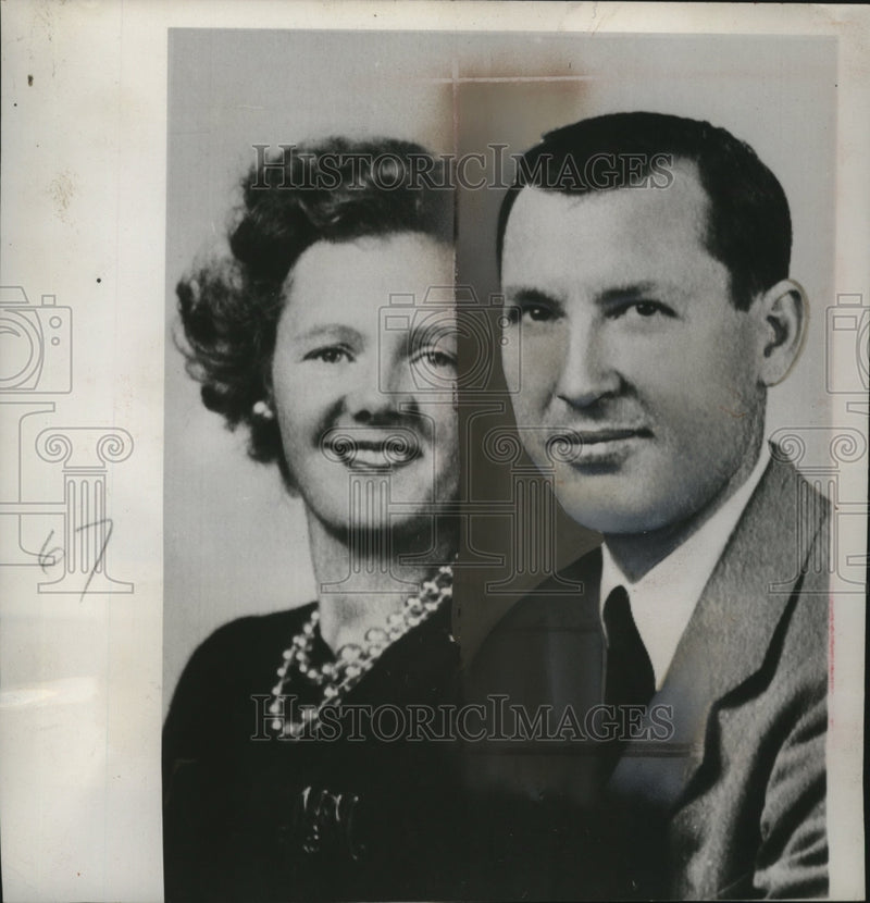 Load image into Gallery viewer, 1952 Press Photo Mr &amp; Mrs Scott Magnass CAA official kidnapped in Brazil
