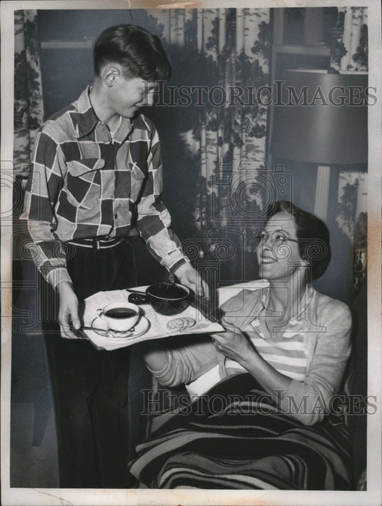 1955 Press Photo Mrs. Donald Hoag & son James of Lakewood - neo24672