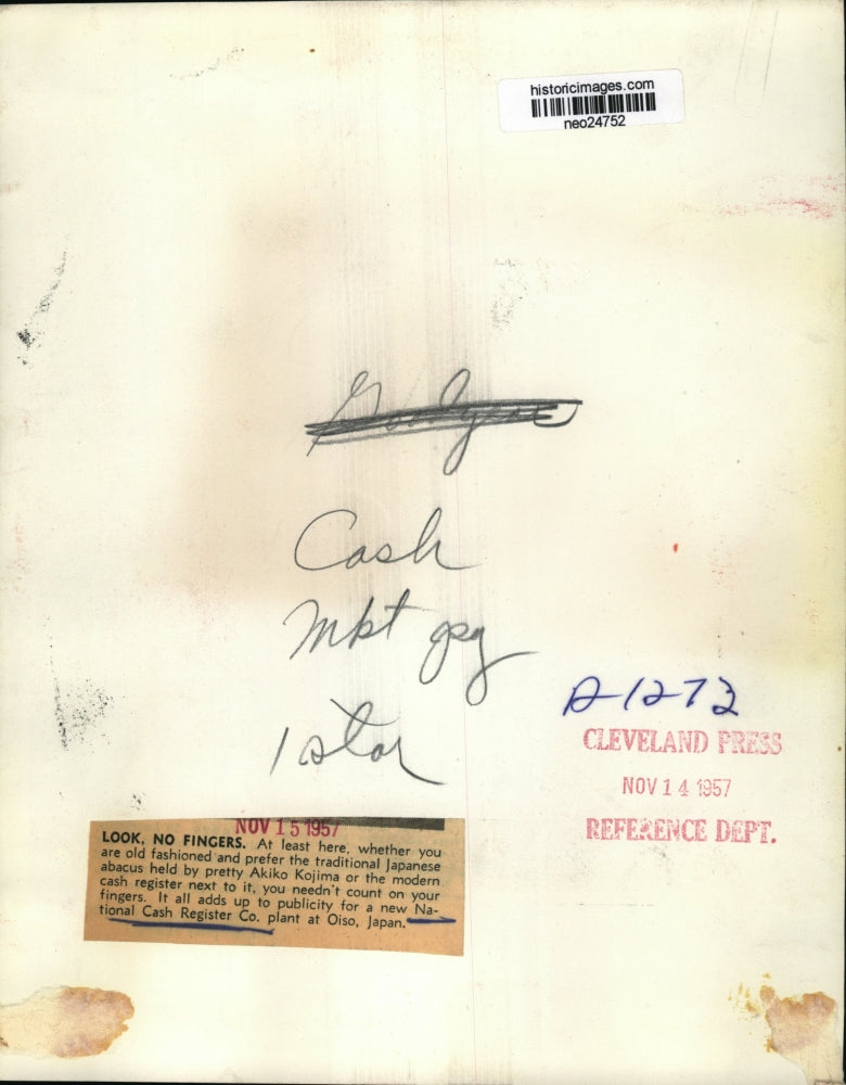 1957 Press Photo Akiko Kojima at Oiso, Japan National Cash Register Co Plant