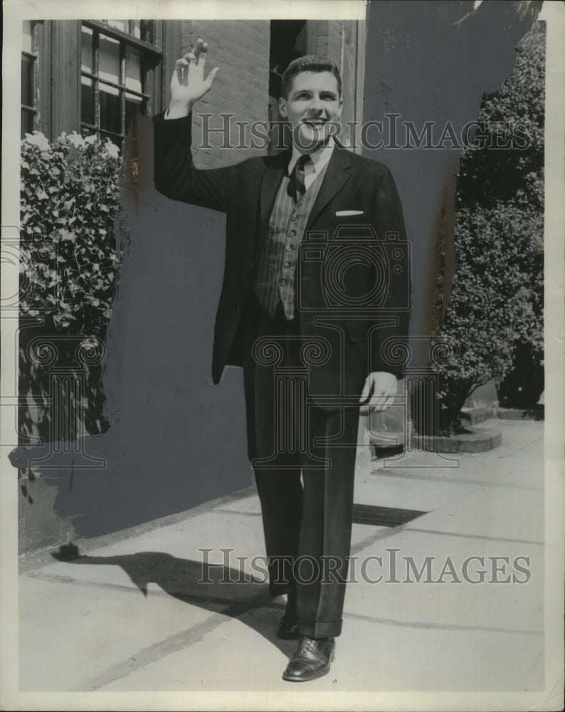 1955 Press Photo Men's College Campus Suit Uniform Fashion - neo24771