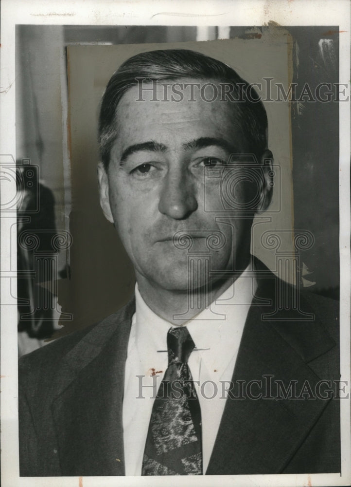 1943 Press Photo Capt. Maurice B. O'Neil supervisor of Bureau of Investigation