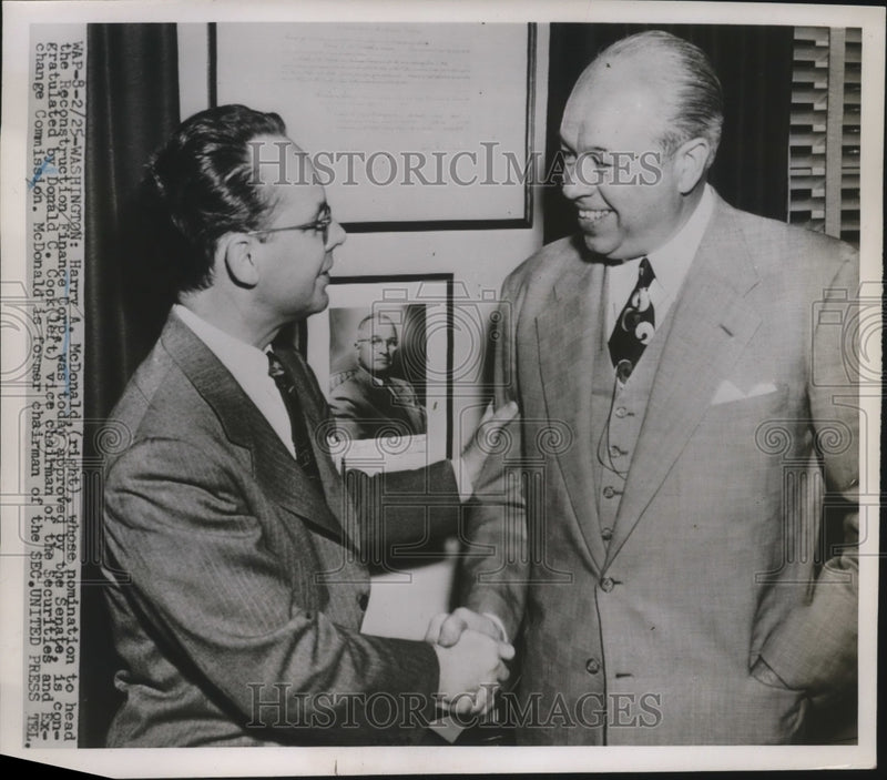 Load image into Gallery viewer, 1952 Press Photo Harry A. McDonald Congratulated by Donald C. Cook of SEC
