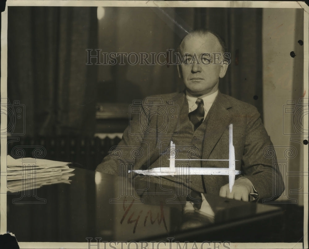 1930 Press Photo John F Royal VP & general manager of UTAW radio - neo25110