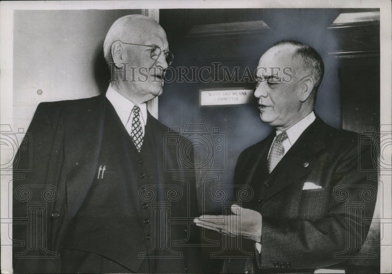 Load image into Gallery viewer, 1953 Press Photo Daniel A Reed of NY &amp; Jere Cooper of TN at a meeting
