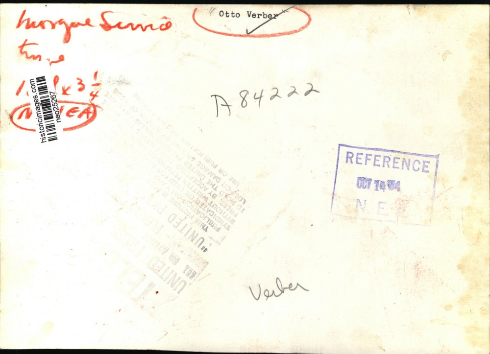 1954 Press Photo Mr Otto Verbar sitting in an automobile - neo25267