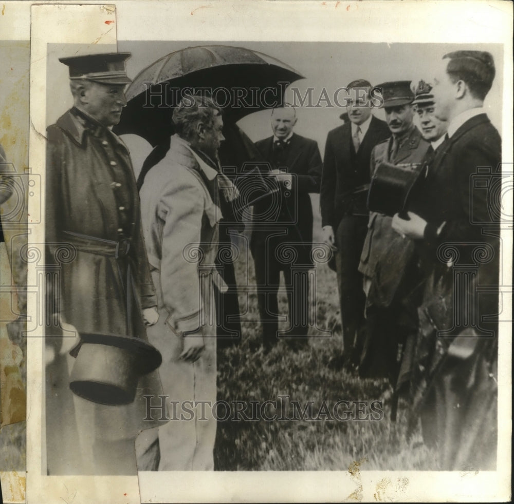 1930 Press Photo The Prince o Wales at Aerodrome in Antwerp - neo25277