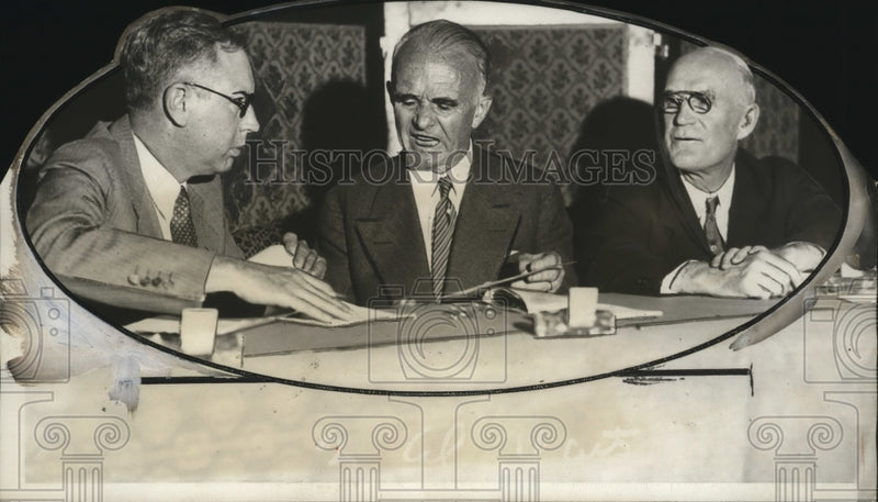 Load image into Gallery viewer, 1932 Press Photo Republican Executive Committee Meeting in Chicago, Illinois
