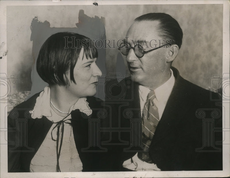 Load image into Gallery viewer, 1936 Press Photo Governor Morris &amp; Wife - neo25327
