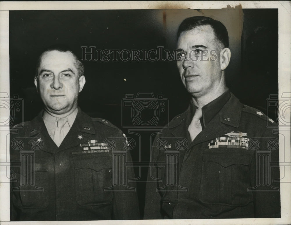 1946 Press Photo General James Van Fleet, Morris Gilland at Governor's Island- Historic Images