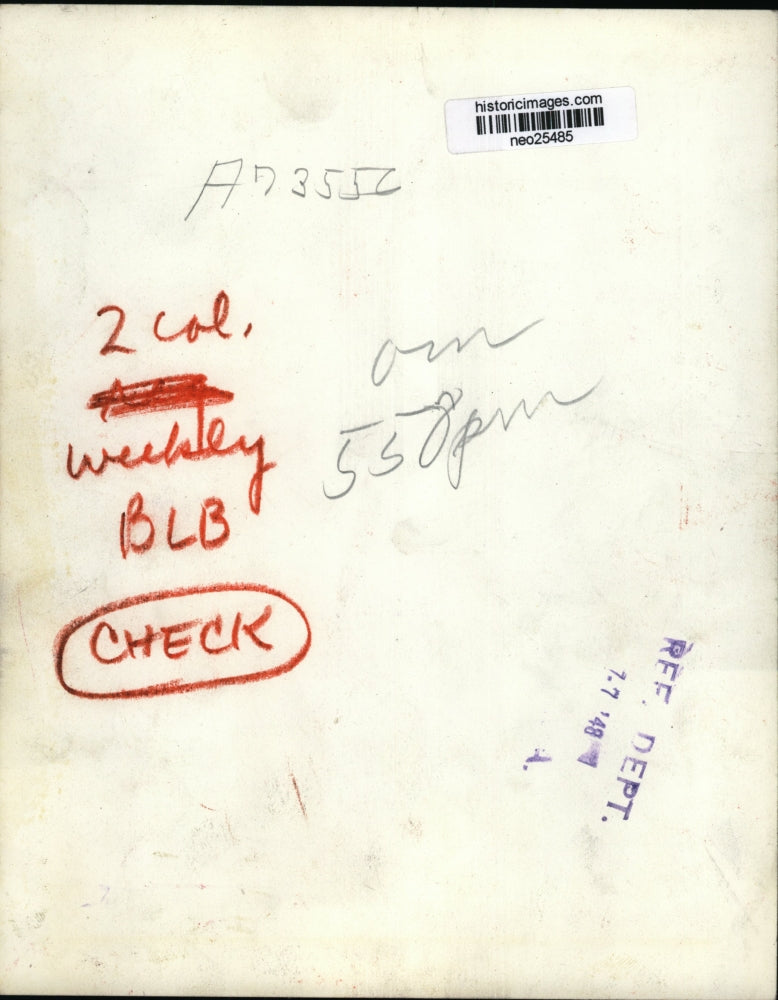 1948 Press Photo Secretary of Treasury John Snyder holds check - neo25485