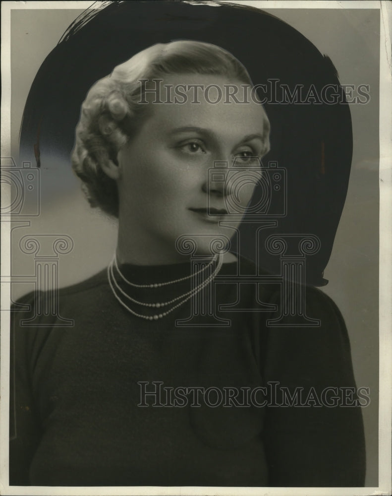 1940 Press Photo Betty Sebastian - neo25533