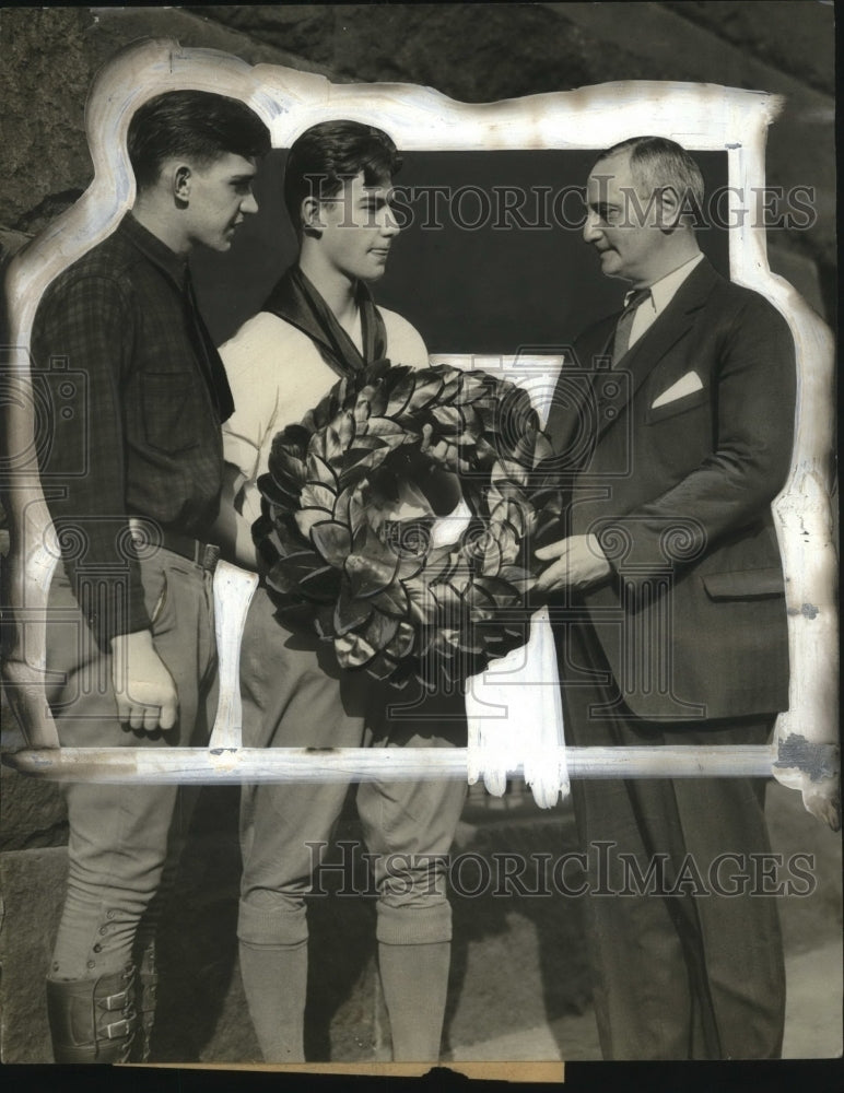 1927 Press Photo Cinncinati Mayor Murray seasongood, Boy Scouts R Nau, R Rice