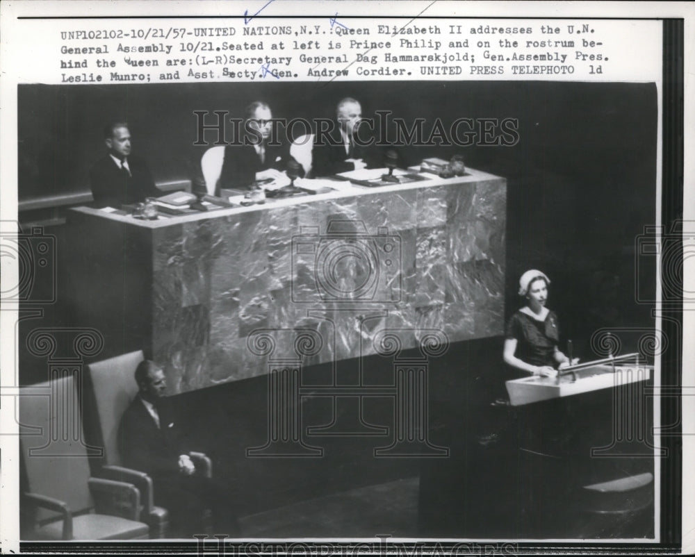 1957 Press Photo Queen Elizabeth of England addresses the UN General Assembly