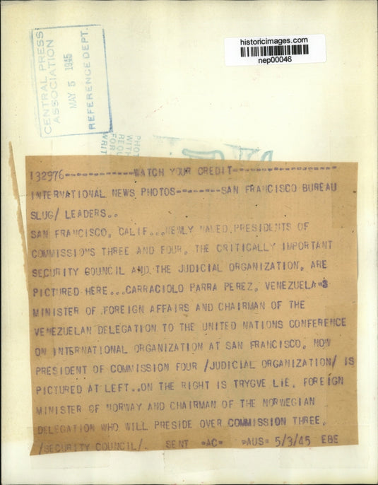 1945 Press Photo Carraciolo Parra Perez of Venezuela & Trygve Lie of the UN