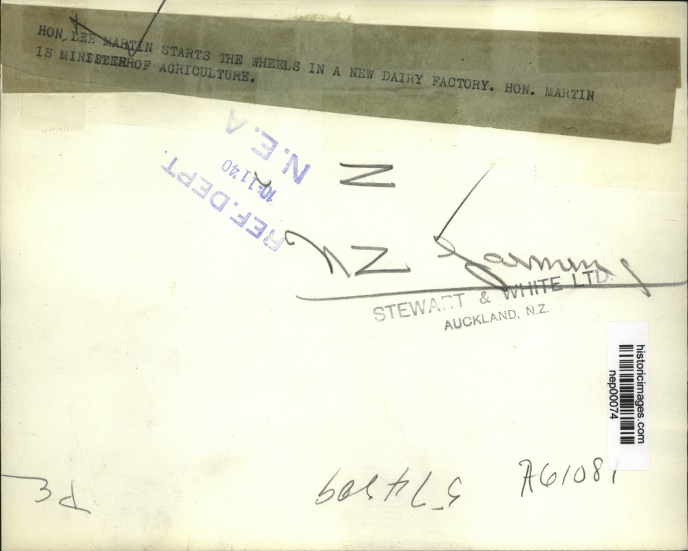 1940 Press Photo Agriculture Minister Hon Lee Martin at new dairy factory