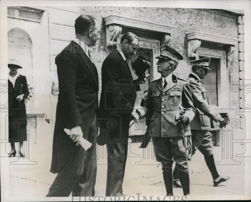 Load image into Gallery viewer, 1937 Press Photo King Victor Emmanuel of Italy greets German ambassador
