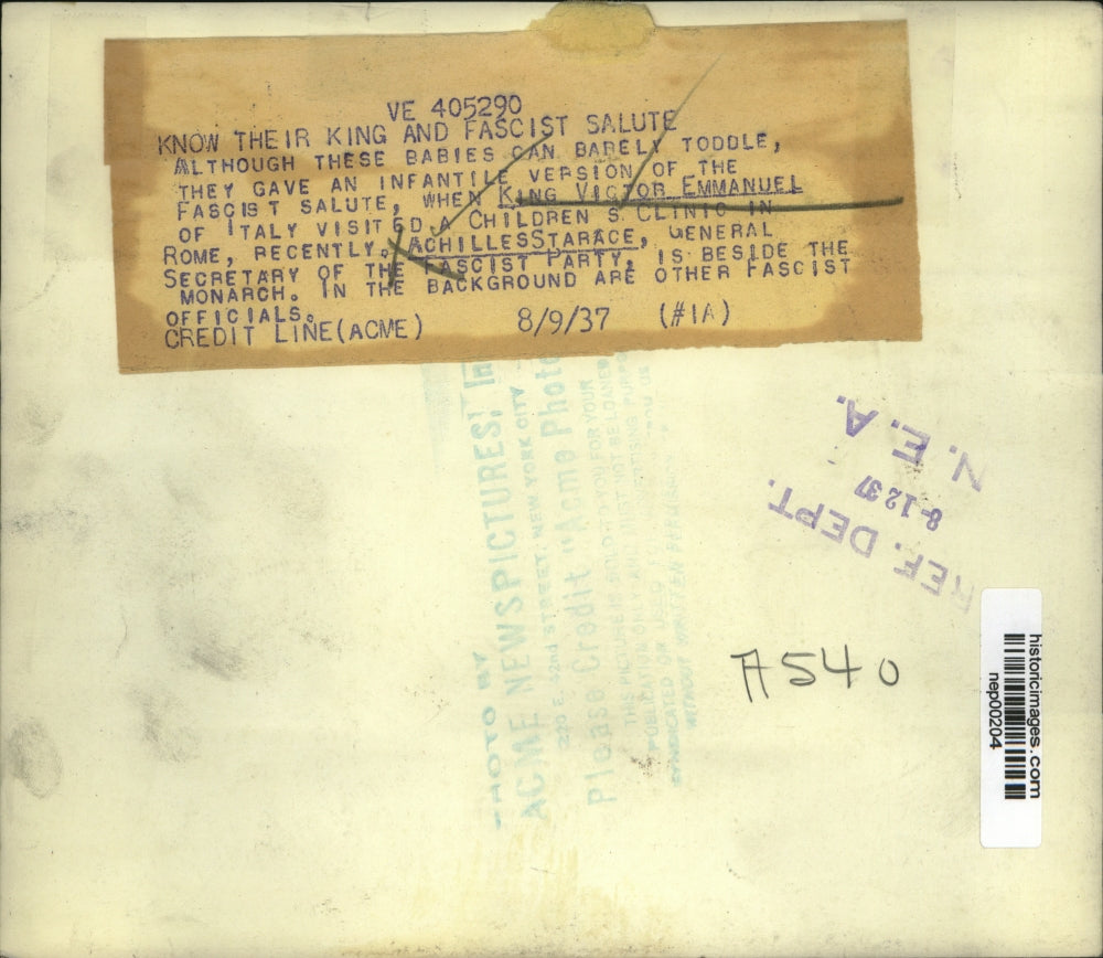 1937 Press Photo Italy's King Victor Emmanuel & kids at clinic in Rome