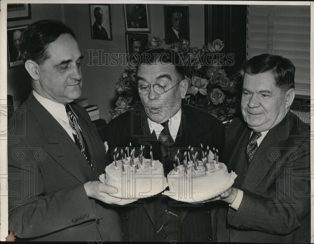 1941 Press Photo Senator Frederick Van Nuys of IND 67th birthday - nep00224