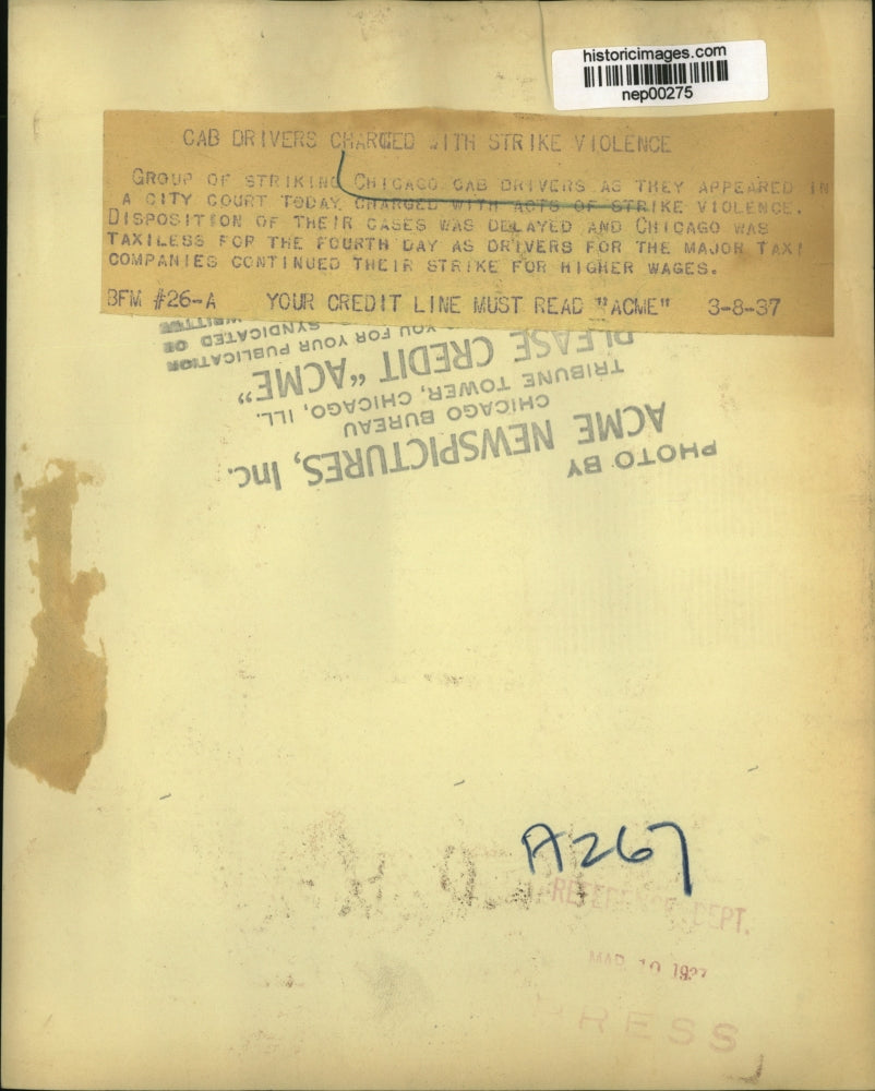 1937 Press Photo Striking Chicago cab drivers at city court appearance