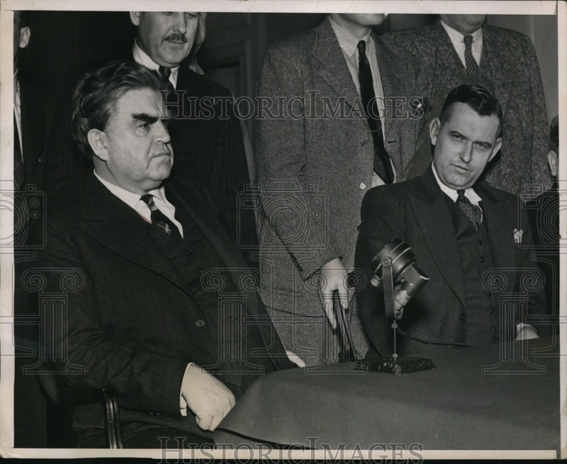 Load image into Gallery viewer, 1939 Press Photo UMW president John L Lewis, Dr John Steelman at NYC meet
